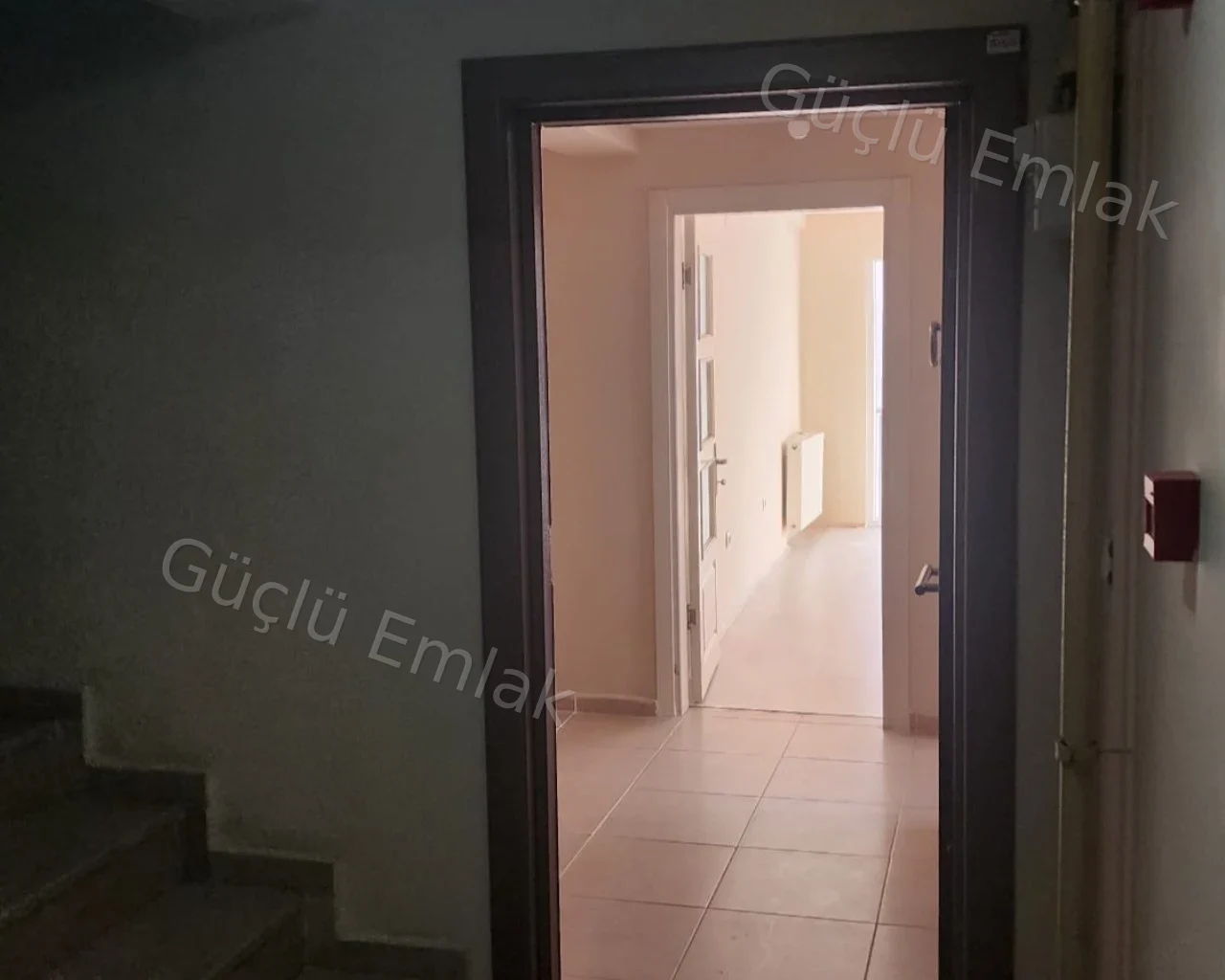 Çarşı Mahallesinde şehrin göbeğinde 3+1 kiralık daire - 16. fotoğraf